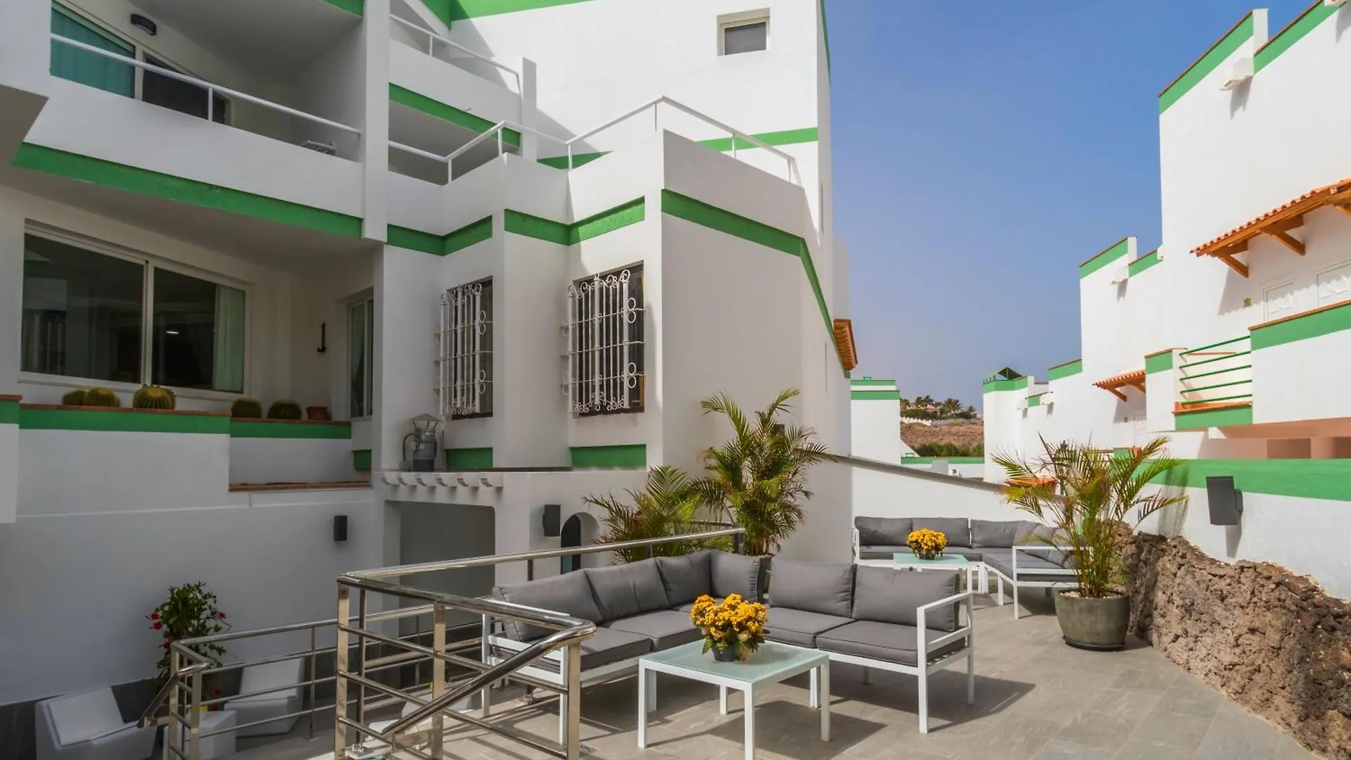 Aparthotel Esquinzo Y Monte Del Mar Playa De Esquinzo Appartement