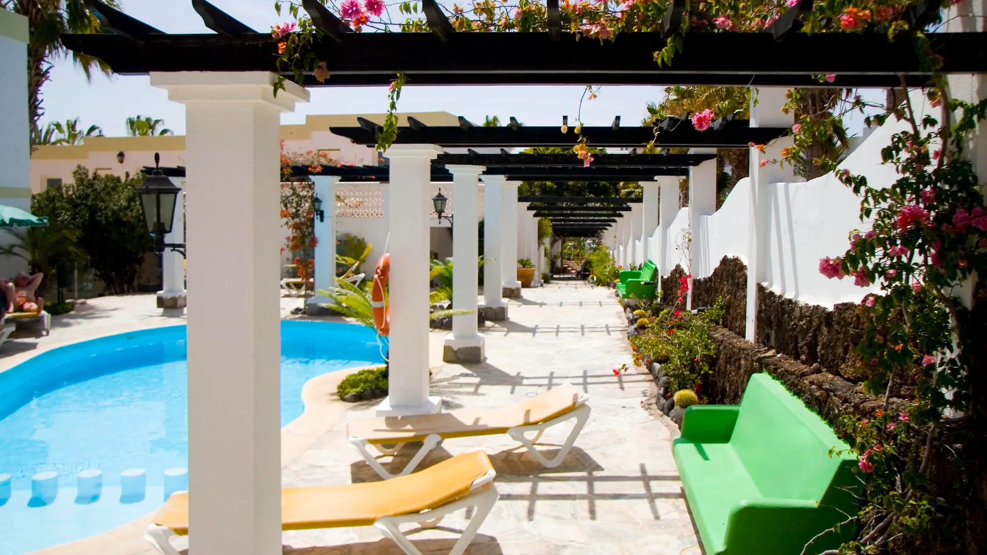 Aparthotel Esquinzo Y Monte Del Mar Playa De Esquinzo Apartment