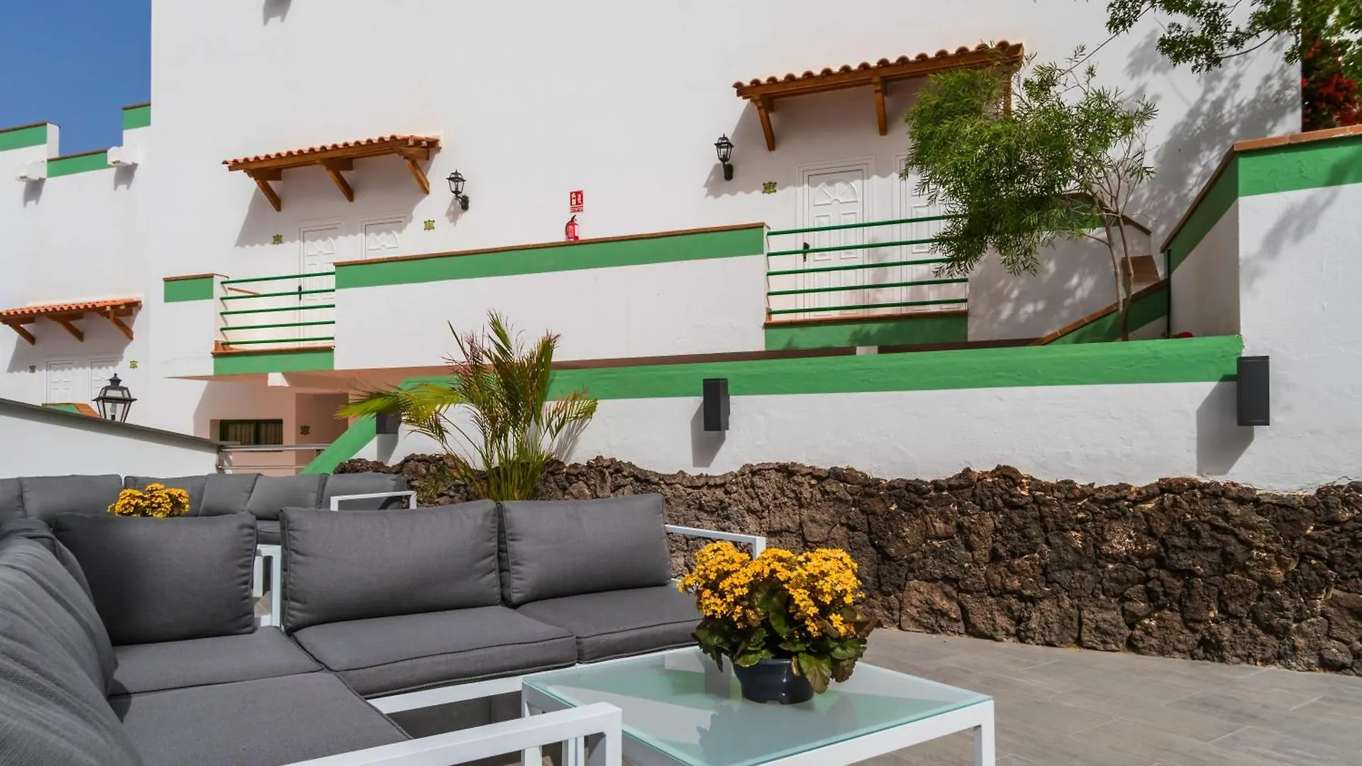 Aparthotel Esquinzo Y Monte Del Mar Playa De Esquinzo Apartment